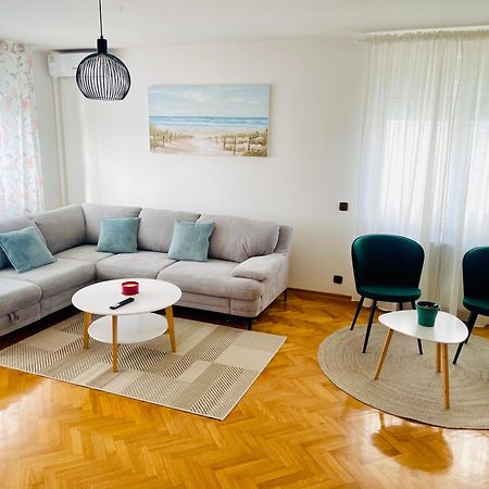 Apartman Bago Deluxe Near Zagreb Airport Velika Gorica Exteriör bild