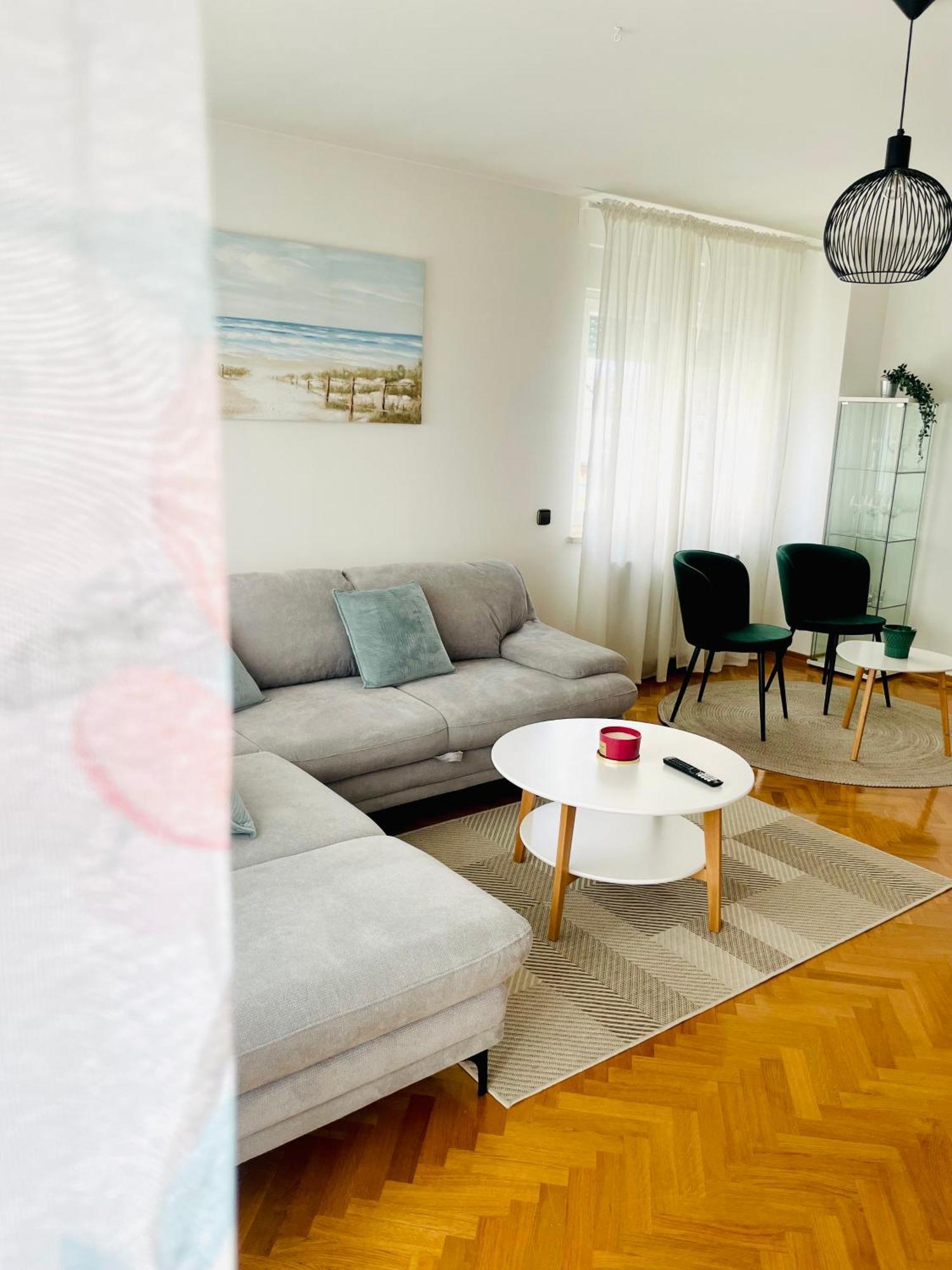 Apartman Bago Deluxe Near Zagreb Airport Velika Gorica Exteriör bild