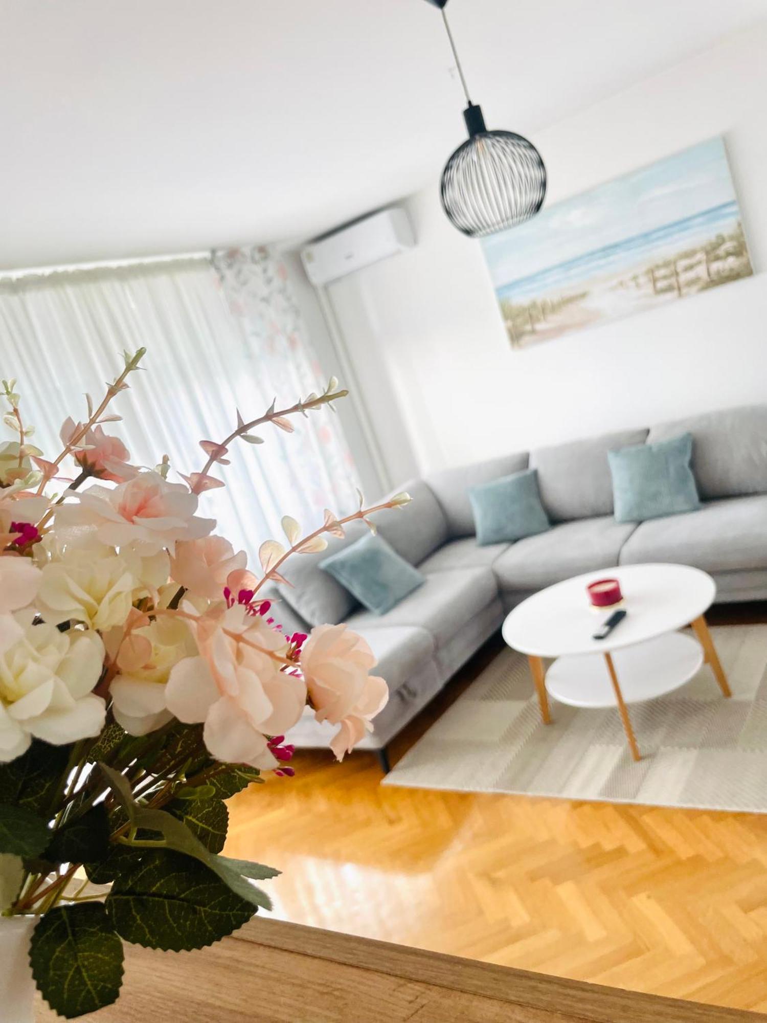 Apartman Bago Deluxe Near Zagreb Airport Velika Gorica Exteriör bild